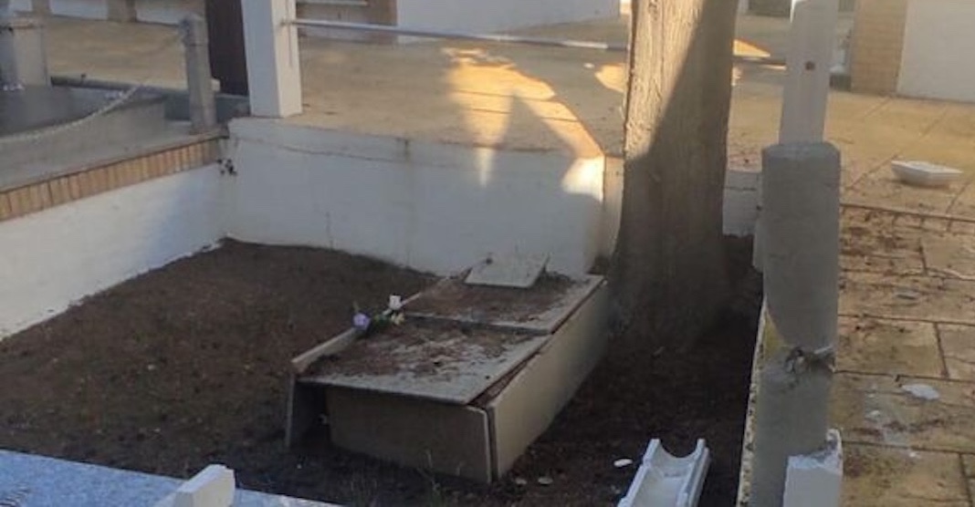 Esquelas.es | Entran en el cementerio destrozando mobiliario y lpidas para robar acero inoxidable y hierro