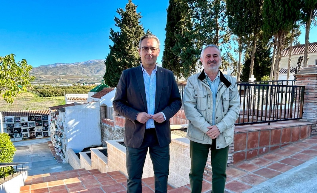 Esquelas.es | Vlez-Mlaga ejecuta obras de adecuacin, saneamiento y rehabilitacin en el cementerio municipal