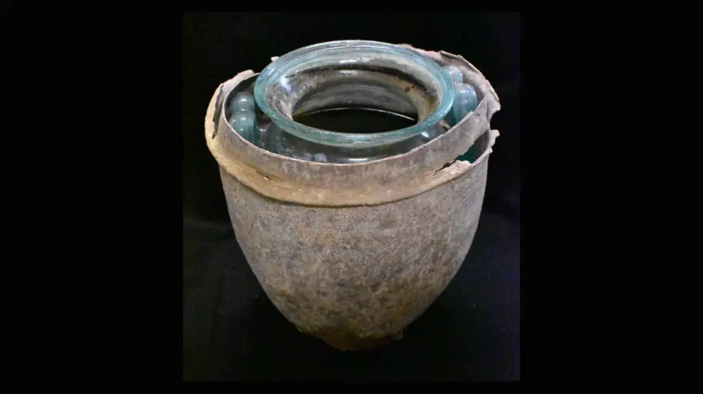 Esquelas.es | Descubren en el interior de una tumba romana en Carmona el vino blanco ms antiguo del mundo