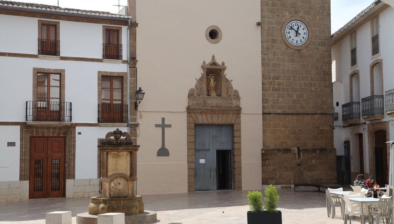 Esquelas.es | 34 vecinos firman un escrito contra la ubicacin de un velatorio en la plaza de la iglesia