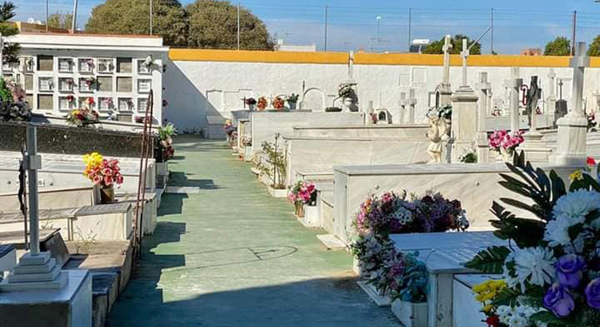 Esquelas.es | Desde el negociado de Cementerio piden a las familias de dos fallecidos llevar un martillo percutor