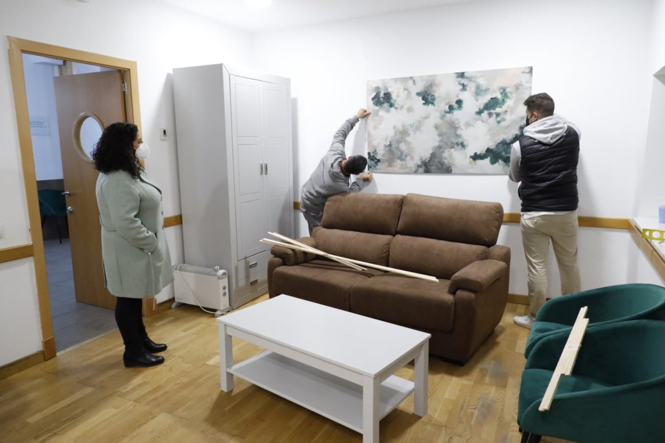 Esquelas.es | El Consistorio de Rota renueva el mobiliario y la decoracin del tanatorio municipal