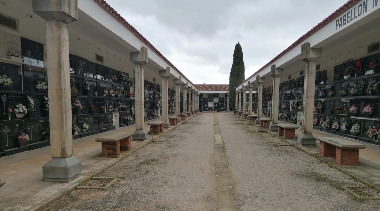 Esquelas.es | UCIN Albacete denuncia, ?han eliminado las escaleras mviles del cementerio sin dar una solucin alternativa?