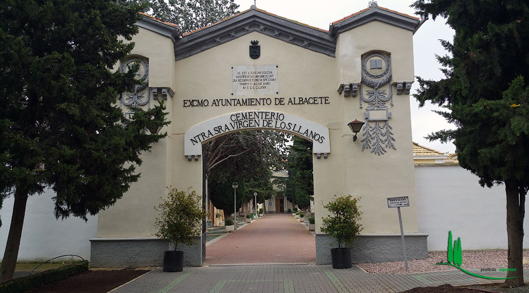 Esquelas.es | El Ayuntamiento compra 300 escaleras que distribuir entre el cementerio de Albacete y otras tres pedanas