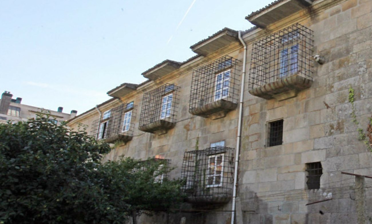 Esquelas.es | En los prximos das comenzar la exhumacin de los enterramientos en el cementerio interior de Santa Clara