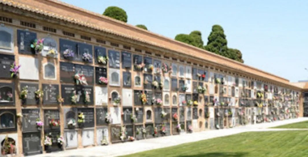 Esquelas.es | [BREVES] Mejoran los tejados del cementerio // Ceden terrenos para ampliar el camposanto