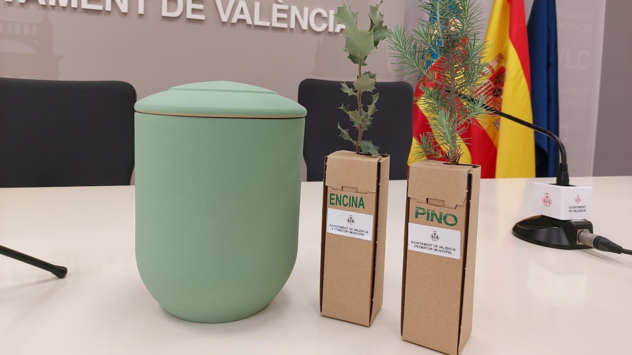 Esquelas.es | Valencia ofrece un servicio gratuito de enterramiento de las cenizas en una urna debajo de los rboles