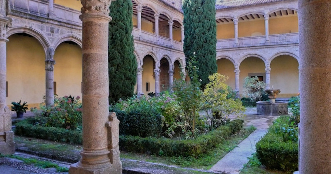 Esquelas.es | [BREVES] El cementerio de Puertollano aprueba una nueva ampliacin // Visitar el Monasterio de Yuste