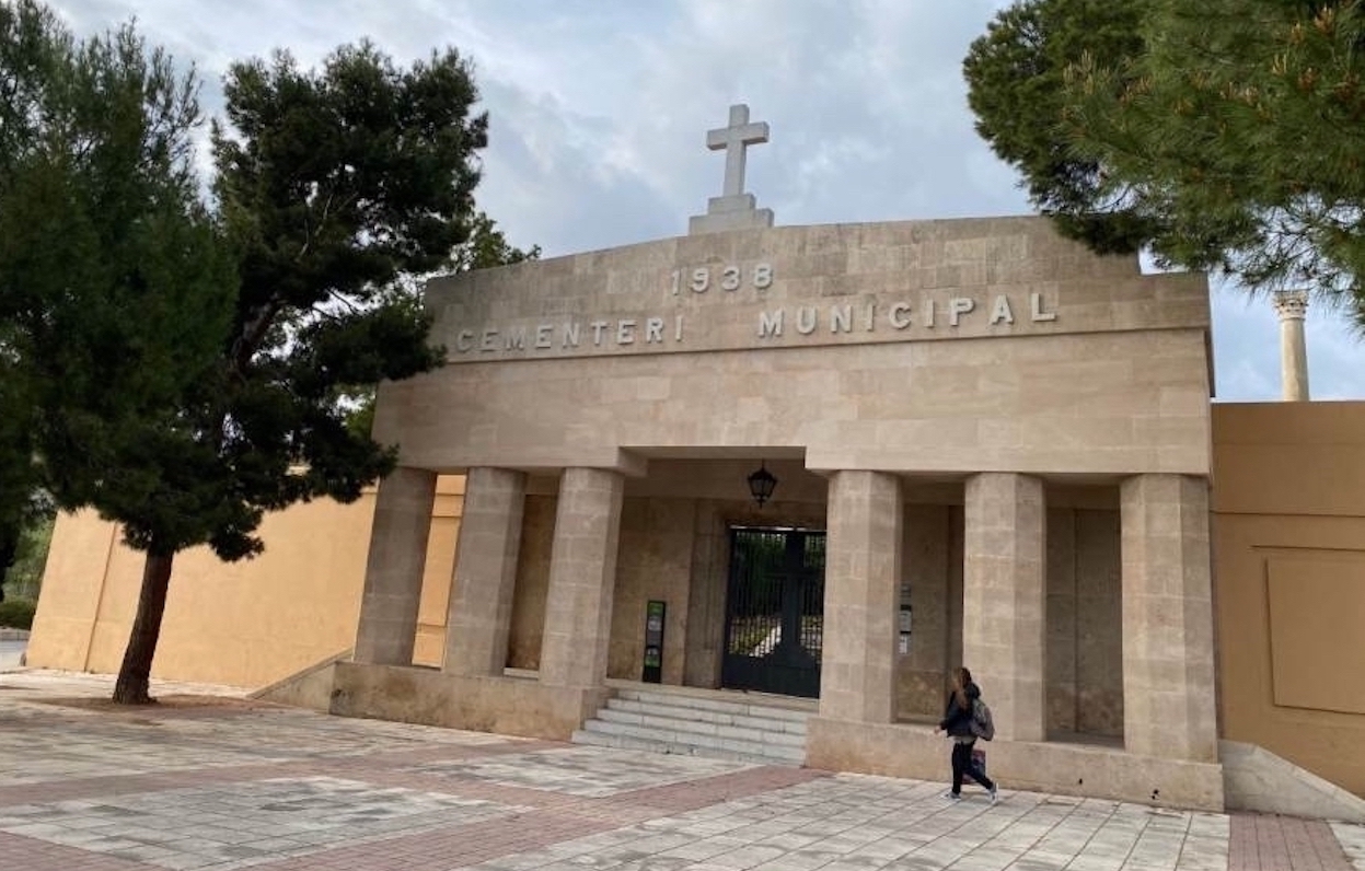 Esquelas.es | Denuncian vandalismo, botelln, sexo, robos, uso de drogas y suciedad en el cementerio de Palma