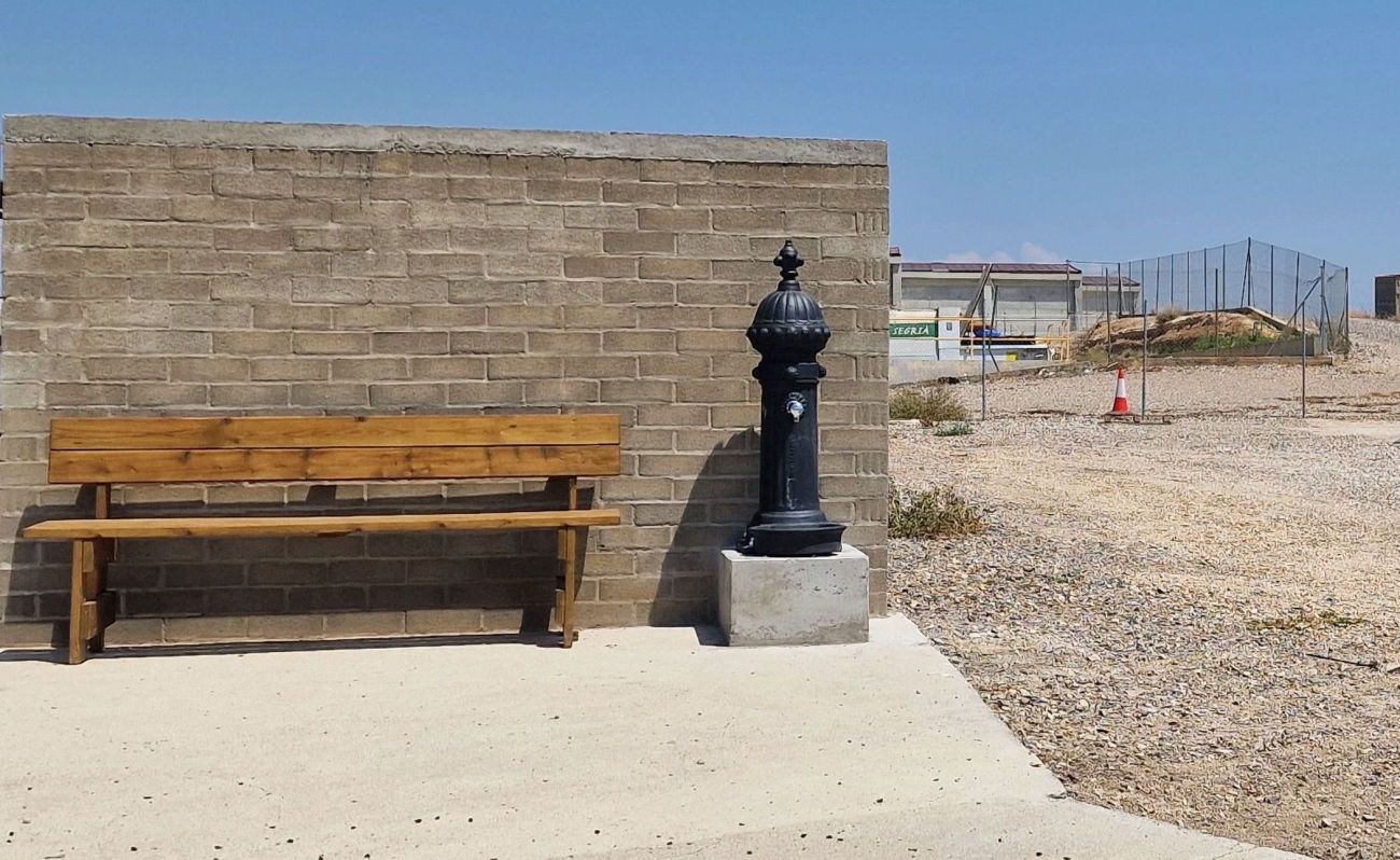 Esquelas.es | Pavimentan el camino de acceso al cementerio de Alcarrs y plantan olivos en su entrada