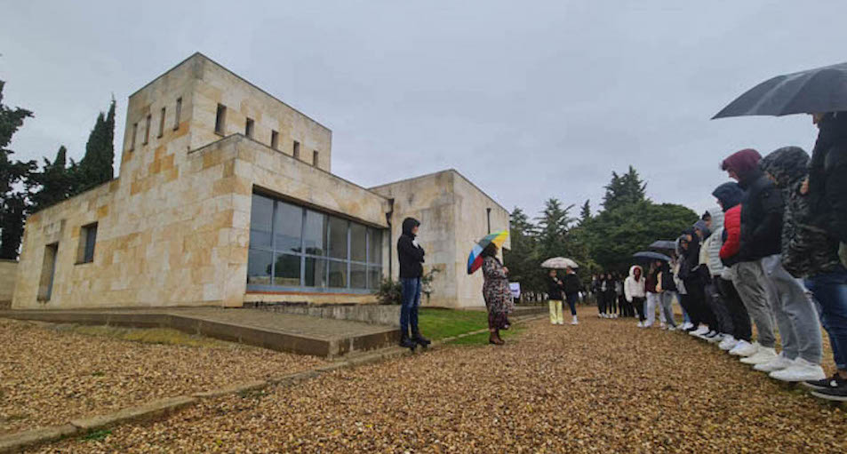 Esquelas.es | Alumnos de psicologa del IES Len Felipe reflexionan sobre la muerte y el duelo en el cementerio y tanatorio
