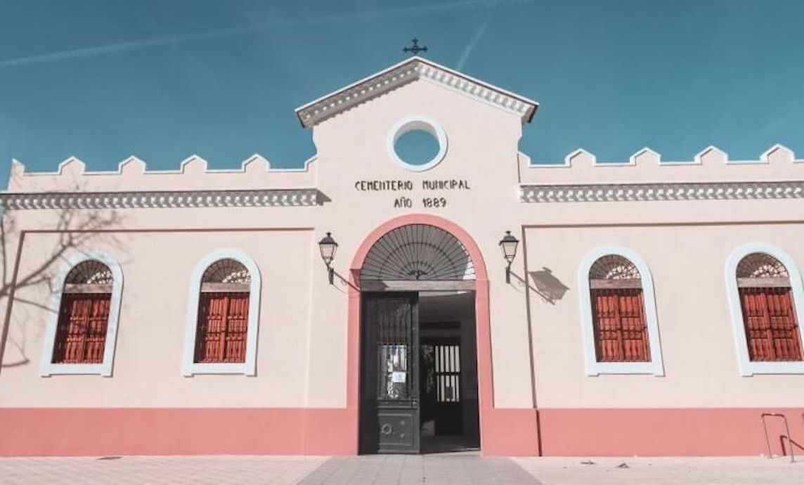 Esquelas.es | El alcalde firma la construccin de 96 nichos y 100 columbarios en el cementerio de Catarroja