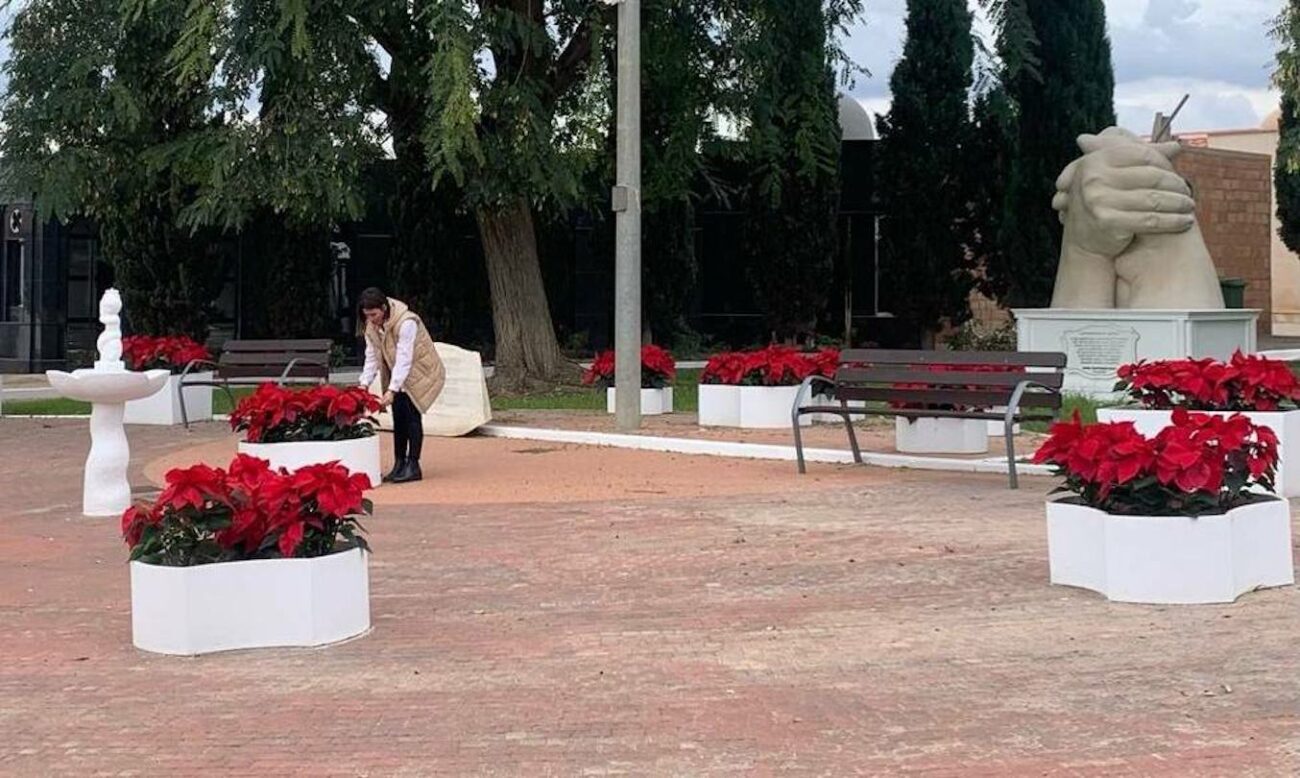Esquelas.es | La concejal de Cementerios de guilas desvela las actuaciones que se estn realizando en el cementerio