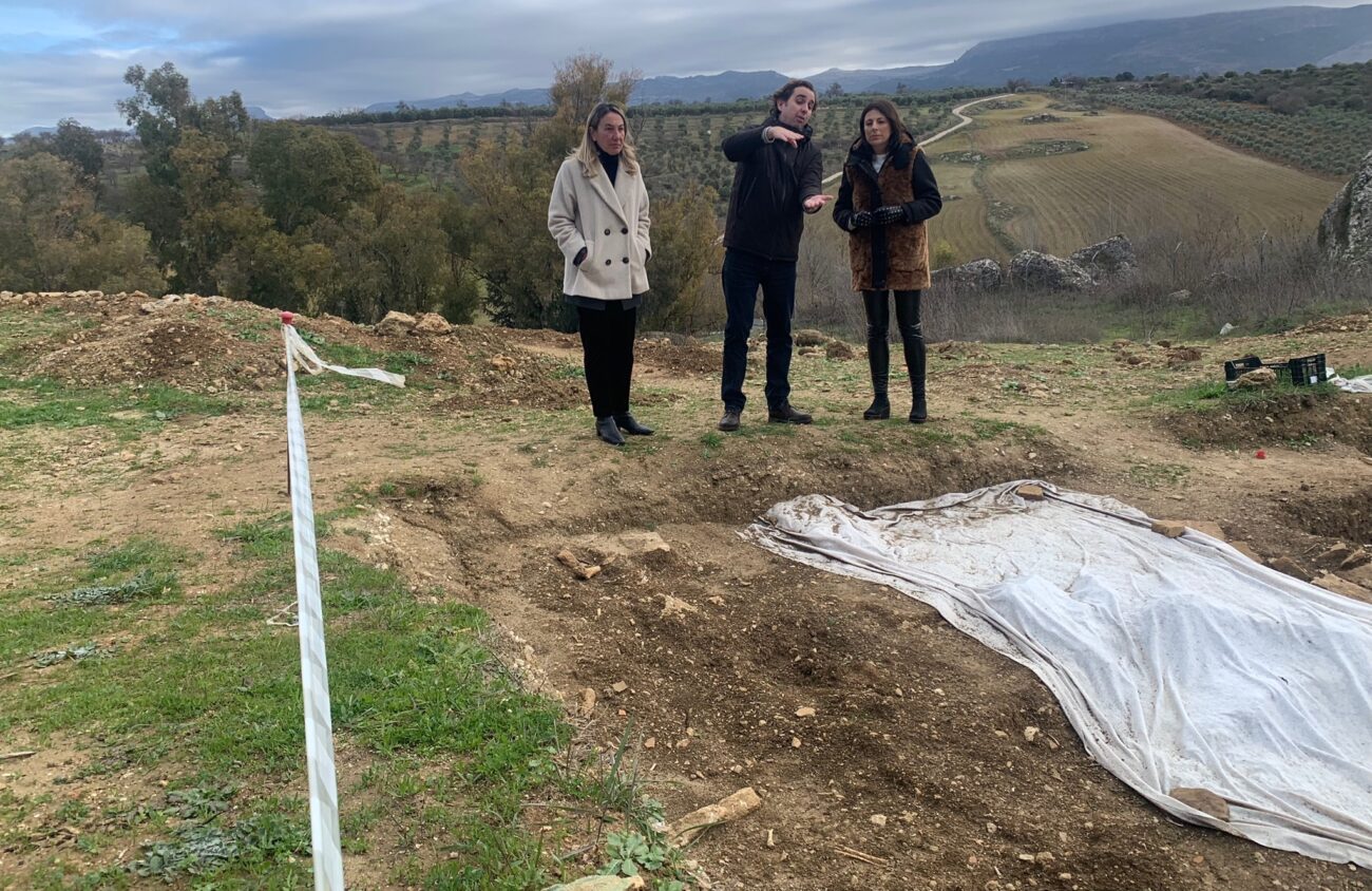 Esquelas.es | Prorrogan las excavaciones arqueolgicas en una parcela tras el hallazgo de un cementerio andalus