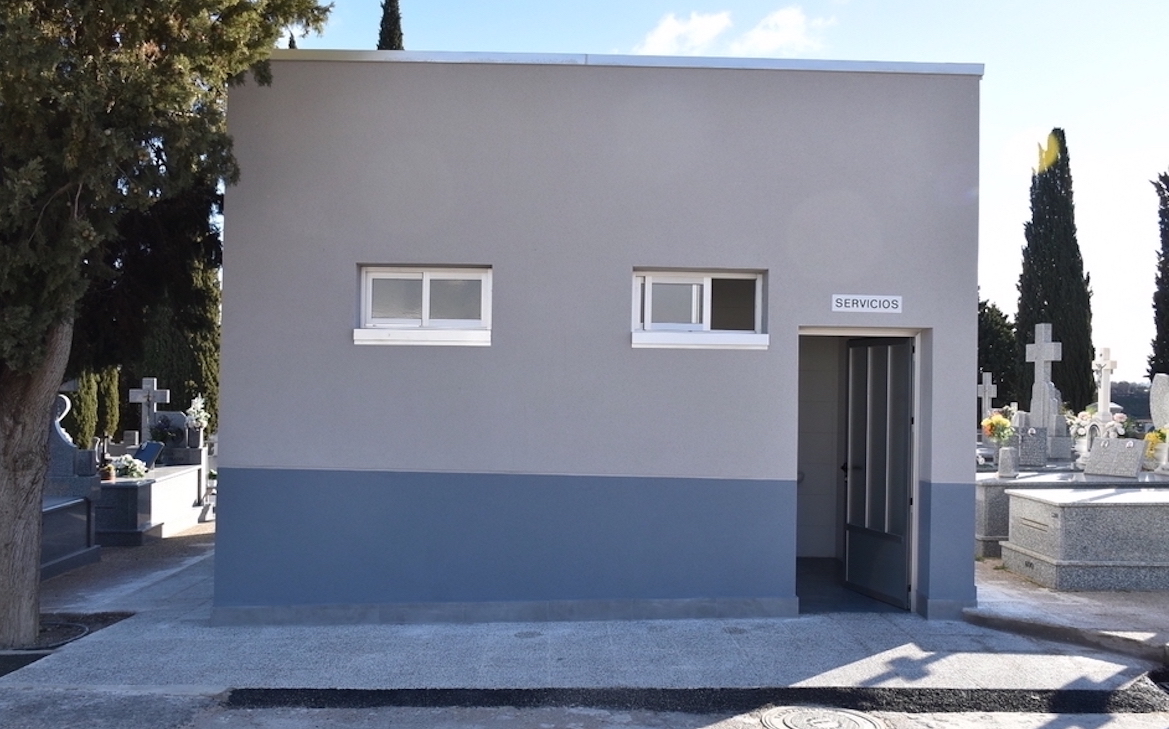 Esquelas.es | Finaliza la construccin de los nuevos aseos adaptados en el cementerio municipal de Daimiel