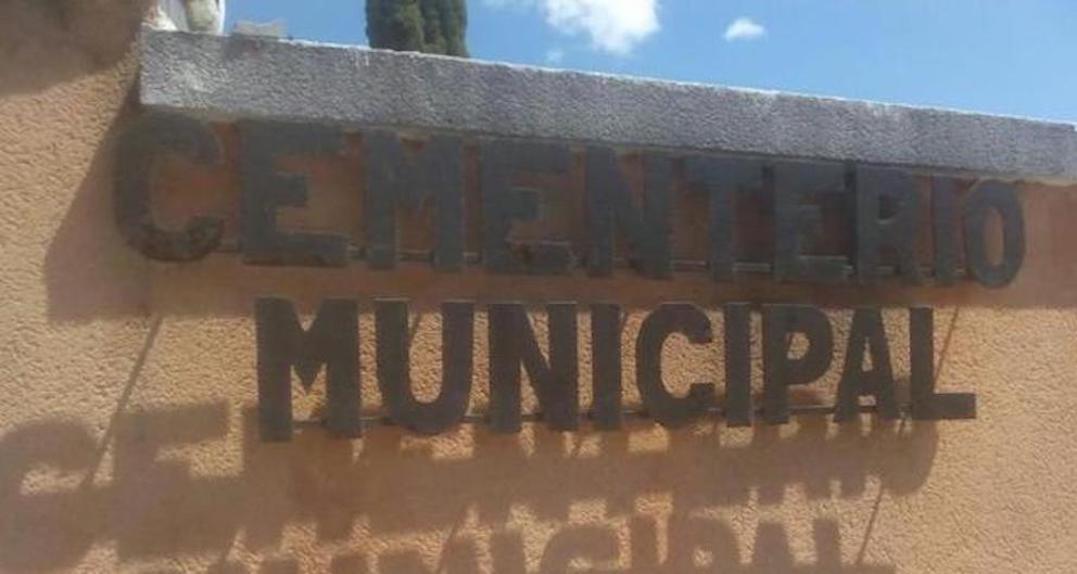 Esquelas.es | Por orden del TSJCyL derriban los bloques de nichos de la ampliacin del cementerio de Cacabelos