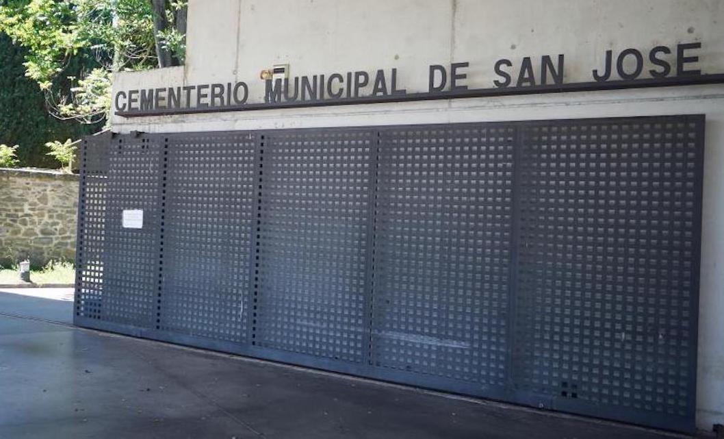 Esquelas.es | Gentuza entra en el cementerio de San Jos de Pamplona para robar y daar tumbas y panteones