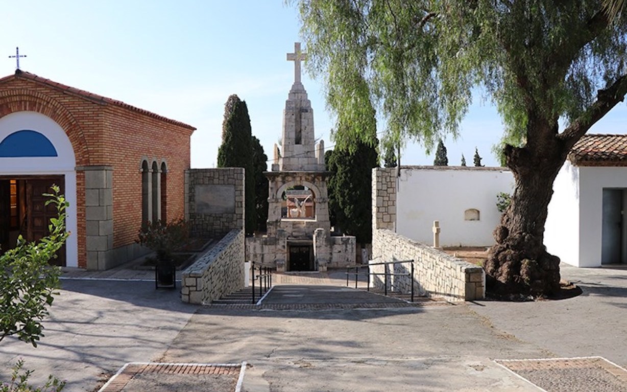 Esquelas.es | Comproms exige al alcalde de Sagunto dotar al cementerio municipal de nuevos columbarios
