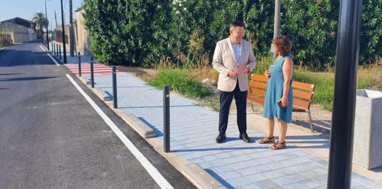 Esquelas.es | Conectan el cementerio con el casco urbano a travs de una nueva acera que aumentar la seguridad