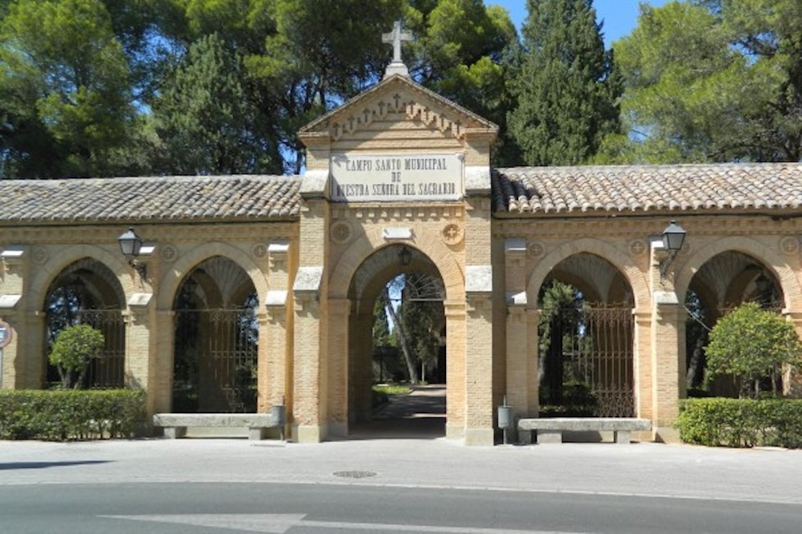 Esquelas.es | El ayuntamiento recupera 48 sepulturas y redacta un proyecto de ampliacin del cementerio