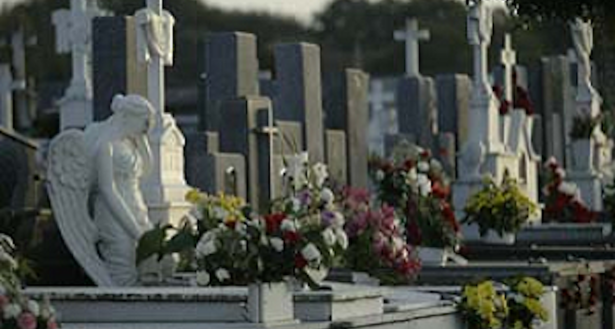 Esquelas.es | Regresan las visitas teatralizadas al cementerio de Lugo de la mano de Achdego Teatro