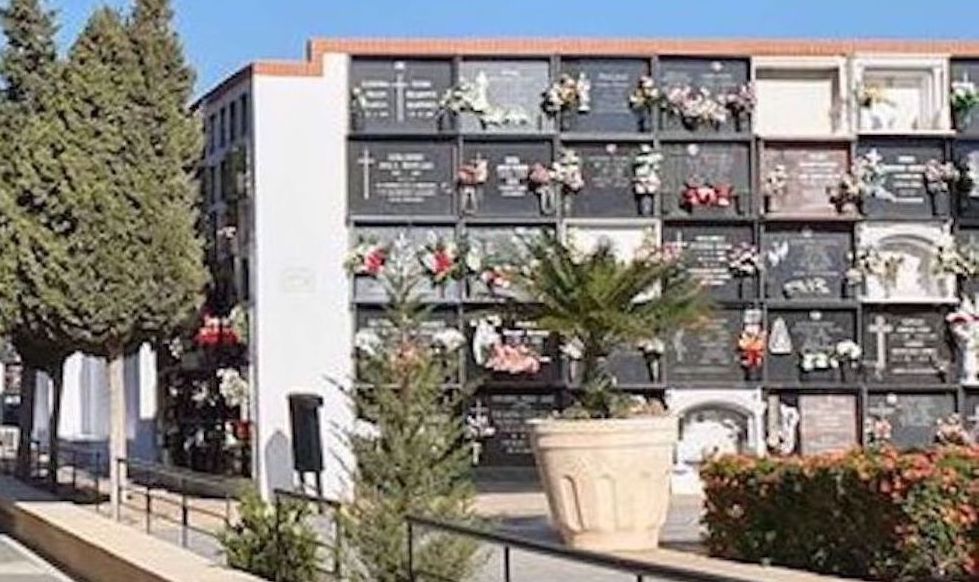 Esquelas.es | Inician las obras de construccin de nuevos nichos y columbarios en los cementerios de Almera