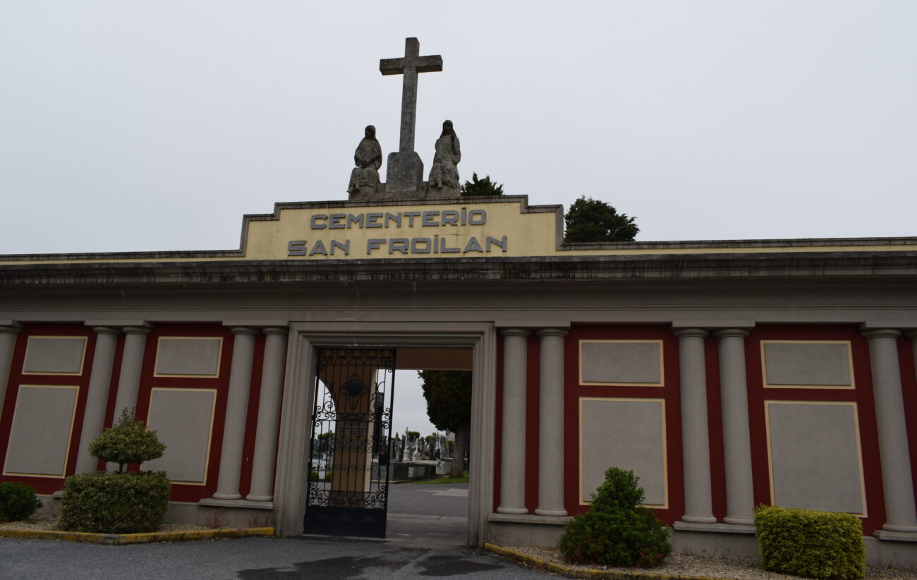 Esquelas.es | Los usuarios del cementerio de San Froiln se quejan de los hurtos de piezas y ornamentos de sus sepulturas