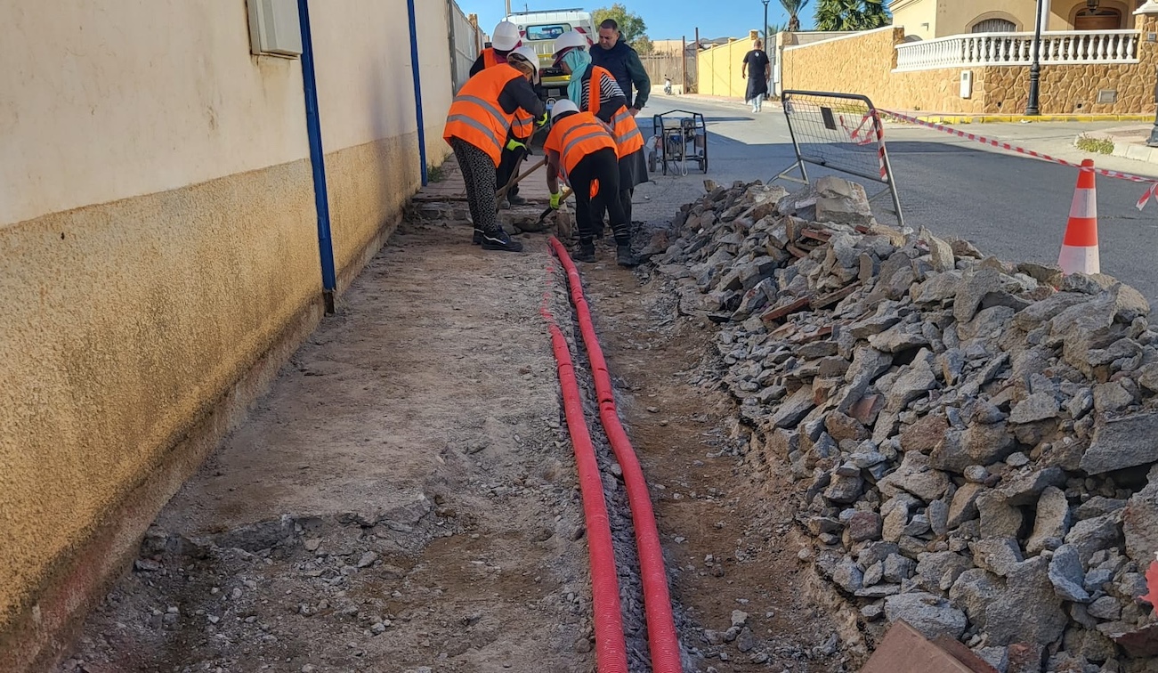 Esquelas.es | Nuevos acerados para mejorar el acceso y la seguridad peatonal al cementerio de Cuevas de Almanzora
